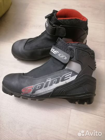 Лыжные ботинки