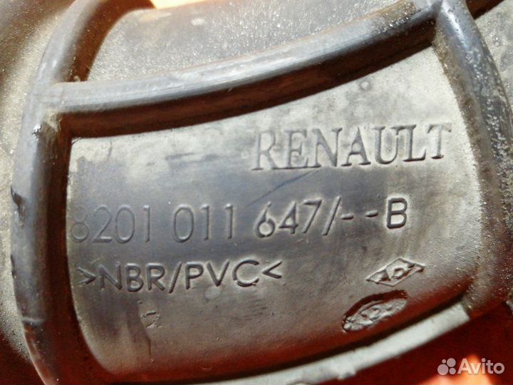 Патрубок воздушного фильтра Renault Fluence 1 L30R