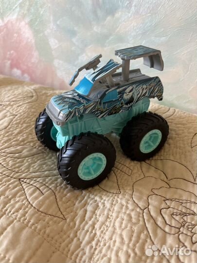 Машина Hot wheels monster trucks