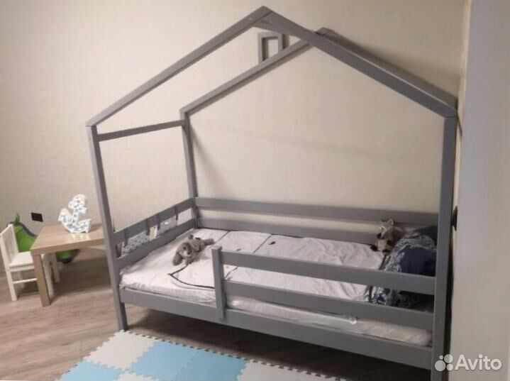 Детская кровать домик