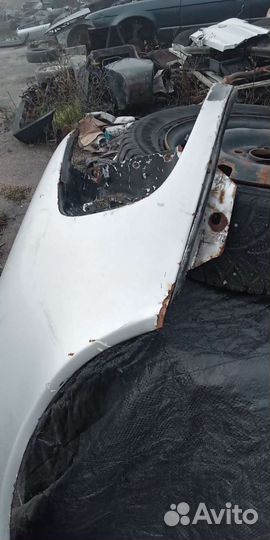 Крыло переднее правое mercedes w140