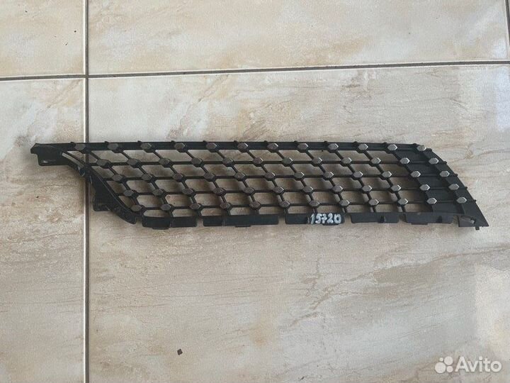 Накладка решетки радиатора левая Mercedes Benz Cla