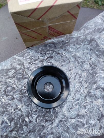 Шкив генератора 2741122210 Toyota 27411-22210