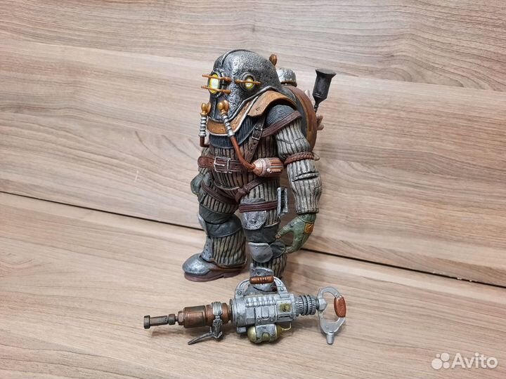 Фигурка редкого водолаза из игры Bioshock 2 Neca