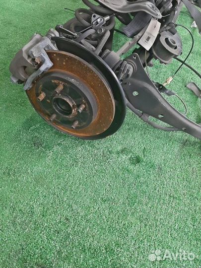 Балка toyota auris ZWE186 2ZR-FXE 2016