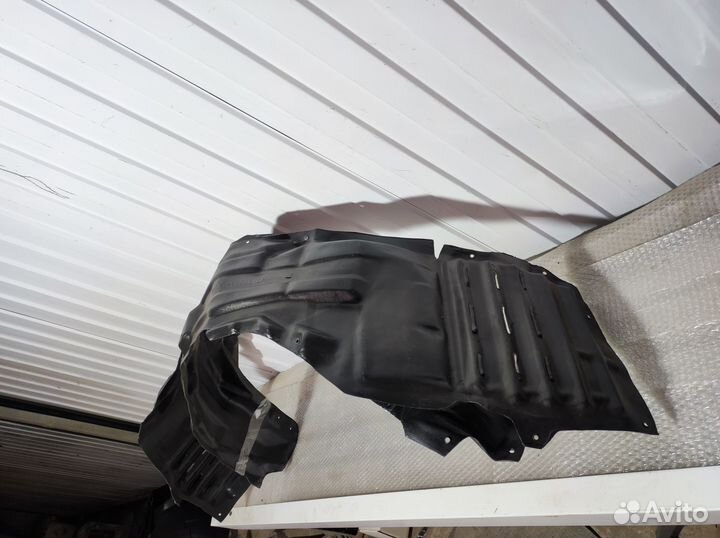 Подкрылок передний Mitsubishi Lancer 10