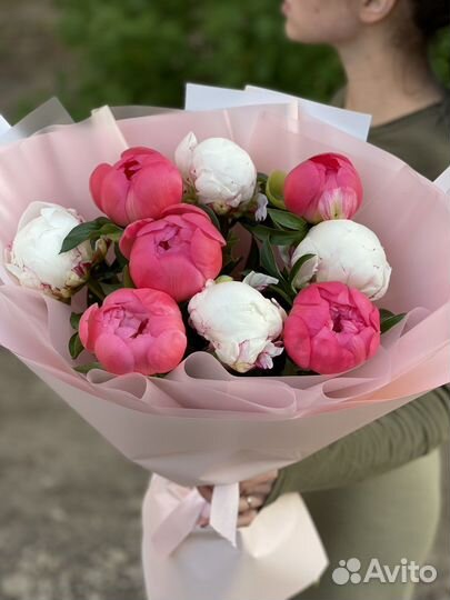 Букет цветов пионы