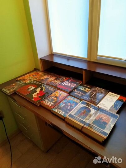 Книги разных жанров