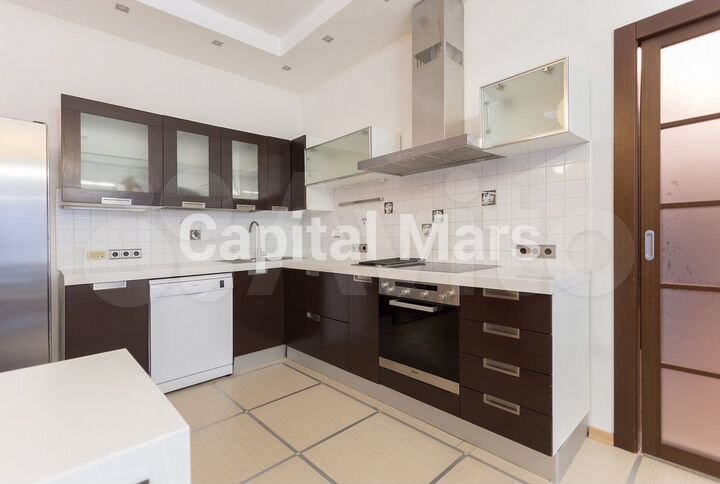 5-к. квартира, 200 м², 16/22 эт.