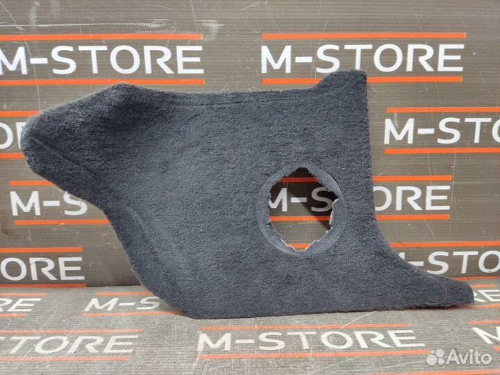 Обшивка стойки передняя правая Mercedes-Benz