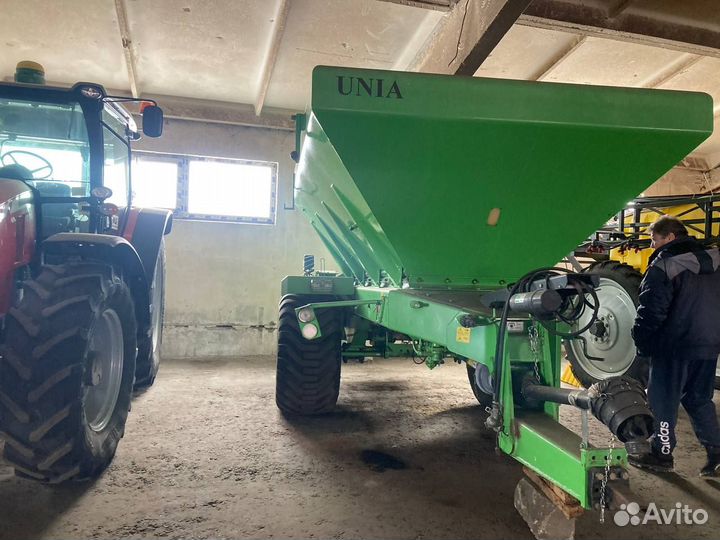Разбрасыватель удобрений Unia RCW-5500, 2016