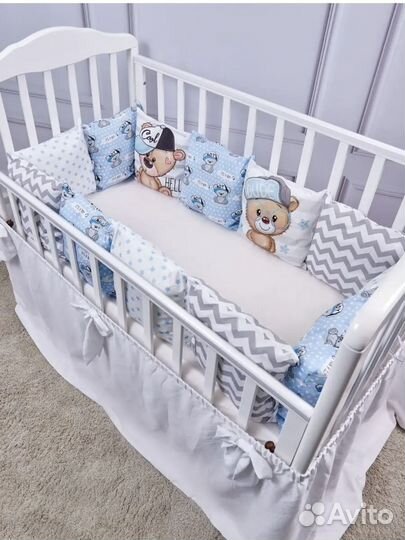 Комплект бортиков с одеялом в кроватку новое