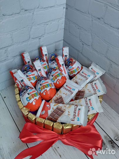 Сладкий букет из киндеров и Раффаэлло