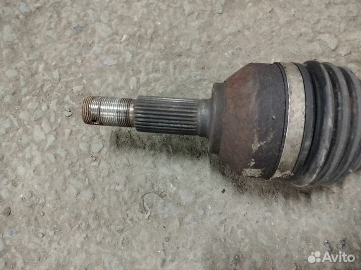 Nissan Qashqai Полуось передняя левая