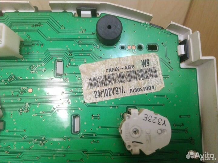 Панель приборов (щиток) Nissan Tiida C11