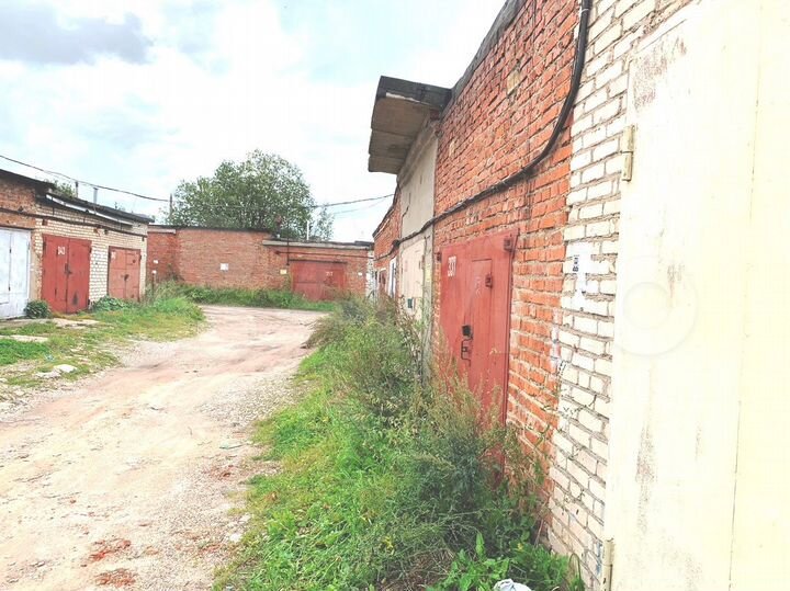 Гараж, > 30 м²