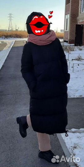 Зимний пуховик с капюшоном