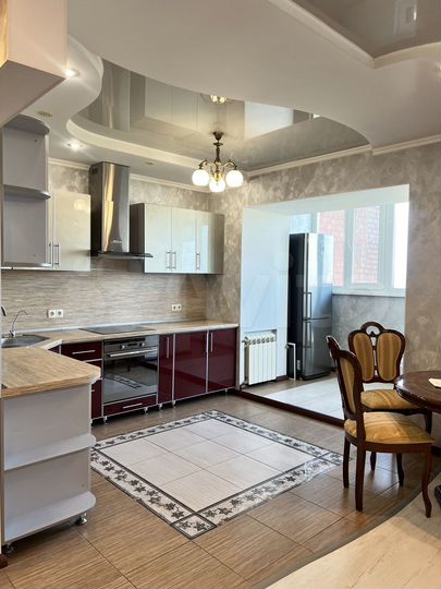 3-к. квартира, 90 м², 12/14 эт.