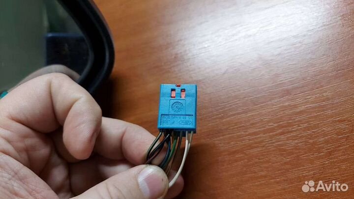 Зеркало заднего вида