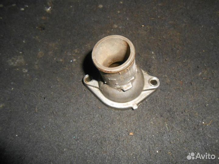 Крышка термостата Toyota Mark II GX90(92-96)