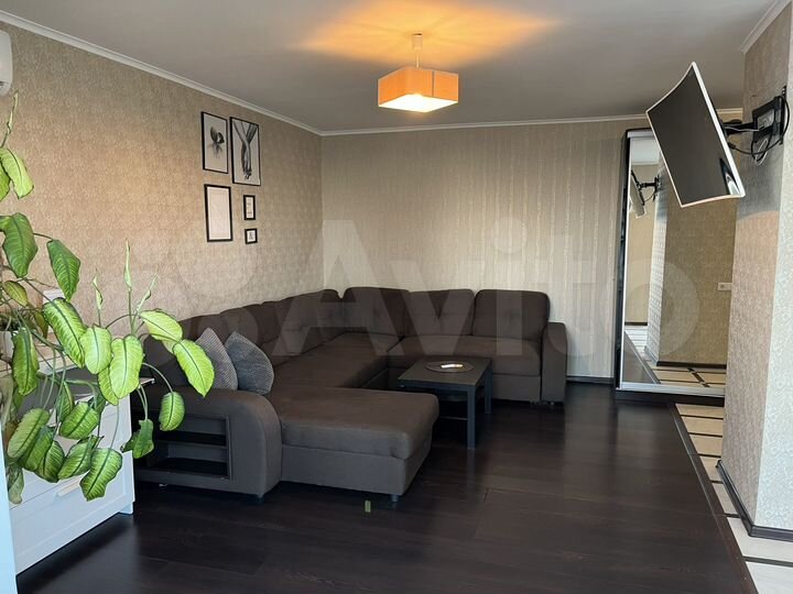 2-к. квартира, 61 м², 3/10 эт.
