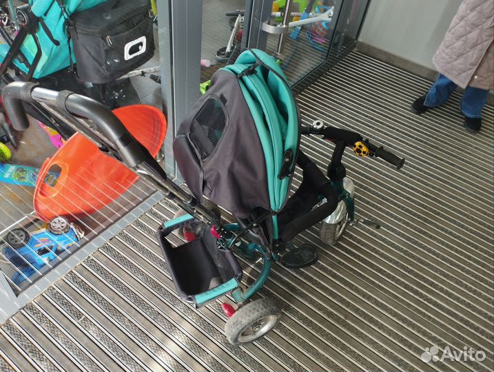 Детский велосипед трехколесный с ручкой