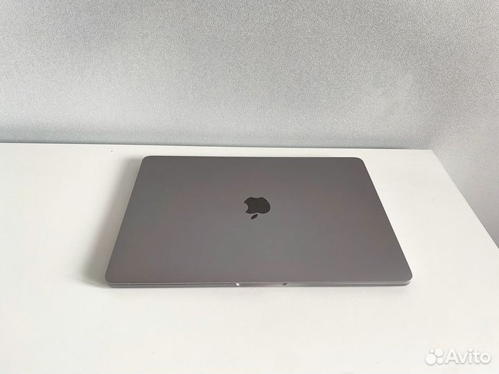 MacBook Pro 13 2018 TouchBar 8/512Gb Space Gray