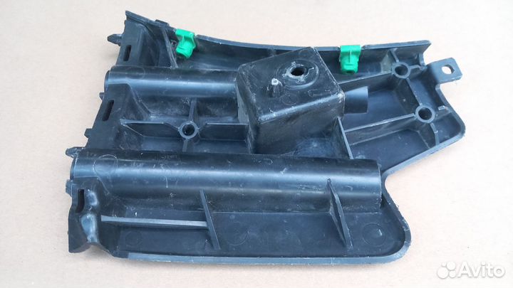 Кронштейн бампера переднего Volvo S60 2 правый