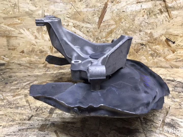 Кулак поворотный задний левый Volkswagen Passat Cc