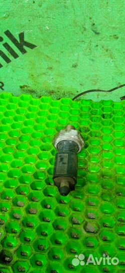 Датчик давления масла Volkswagen Golf (Mk4) IV (19