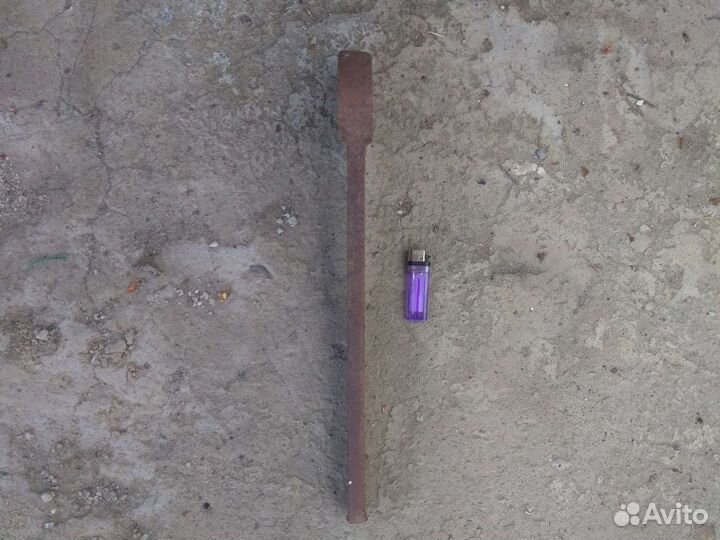 Старинный гаечный ключ