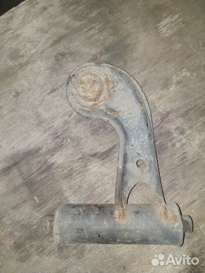 Рычаг подвески передний верхний правый