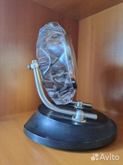 Часы в хрустальном корпусе Маяк