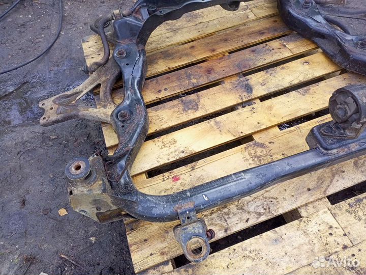 Подрамник балка передний Ford Mondeo 2