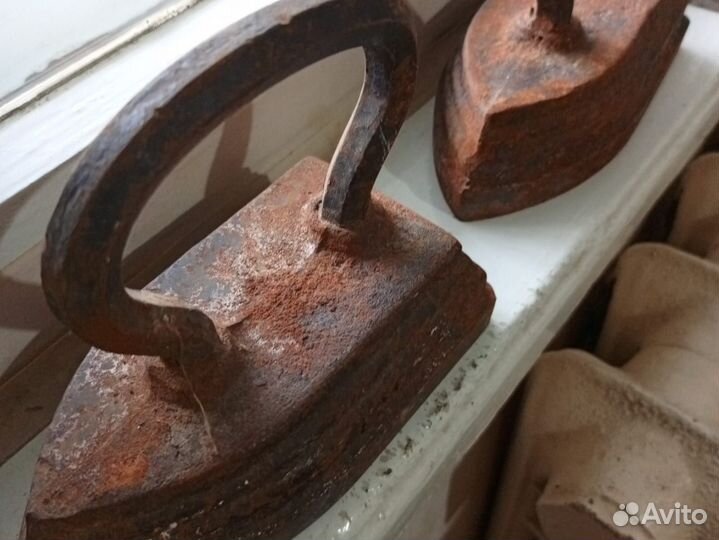 Утюг старинный