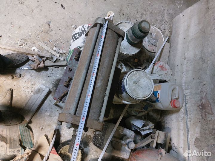 Пневмоцилиндр штоковый