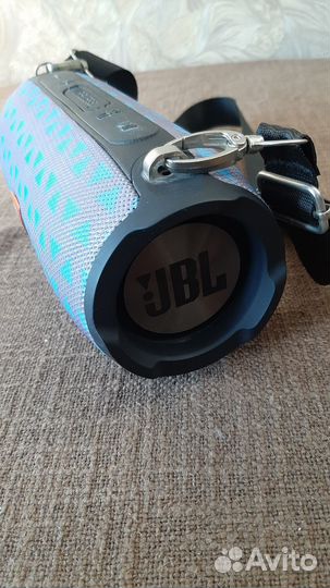 Музыкальная колонка с блютузом