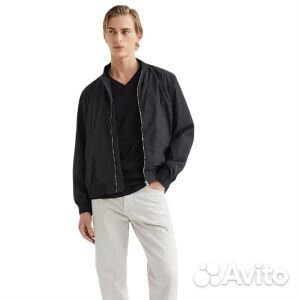 Футболка H&M Regular Fit V-neck, черный