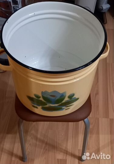 Кастрюля эмалированная