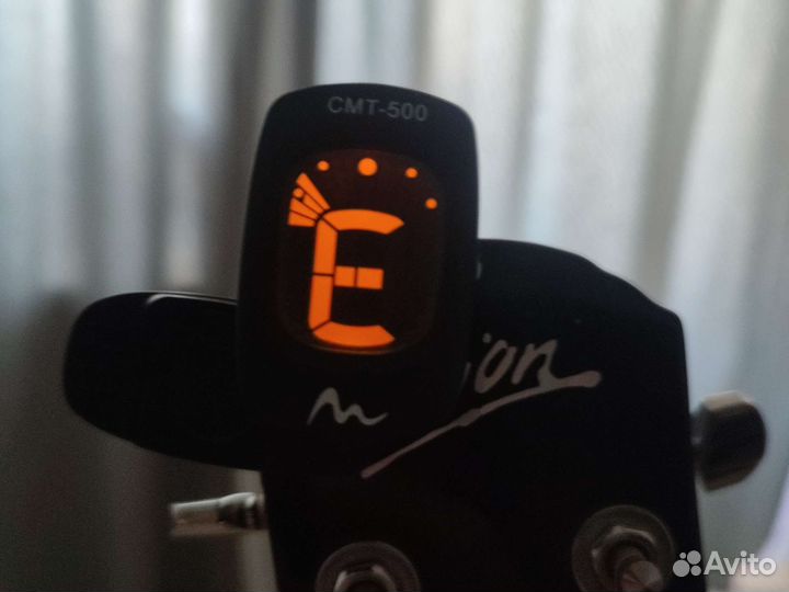 Тюнер для гитары