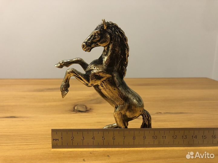 Фигурка.Статуэтка.Лошадь.Жеребец.Конь