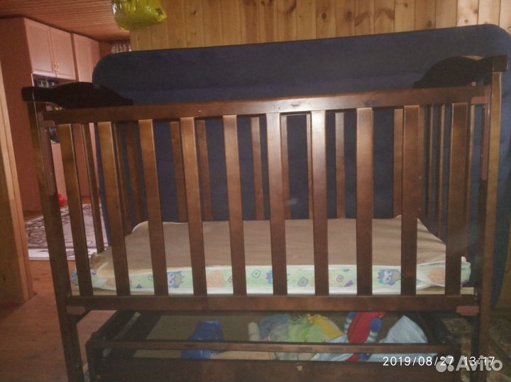 Продается детская кроватка-маятник