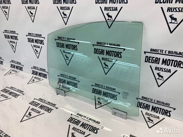 Стекло задней правой двери Volvo S80 триплекс -013