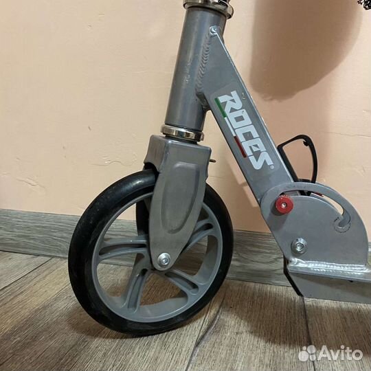 Самокат взрослый + полный комплект защиты