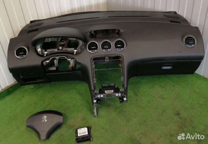 Безопасность, торпеда peugeot 308