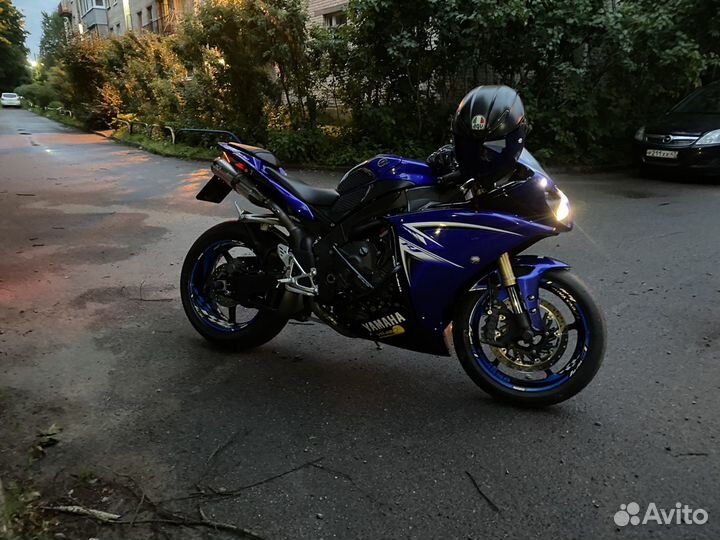 Yamaha YZF R1