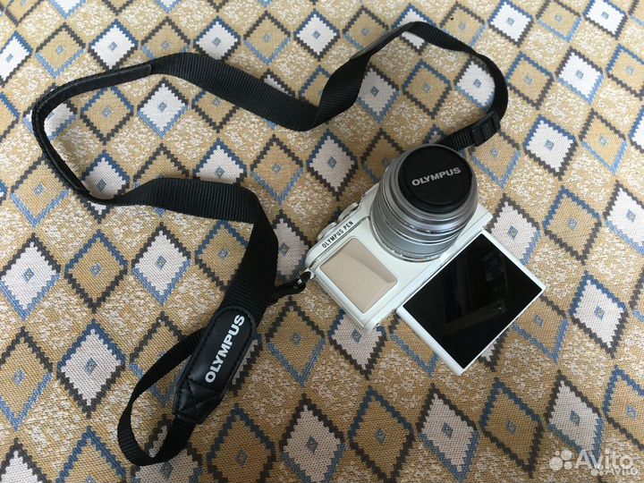 Фотоаппарат Olympus Pen E-PL7 Kit White системный