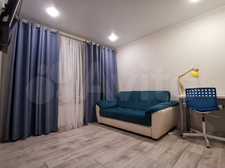 2-к. квартира, 43 м², 1/9 эт.