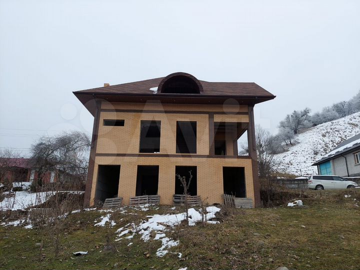 Дом 300 м² на участке 19,8 сот.