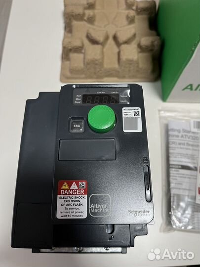 Schneider electric atv320u04n4c